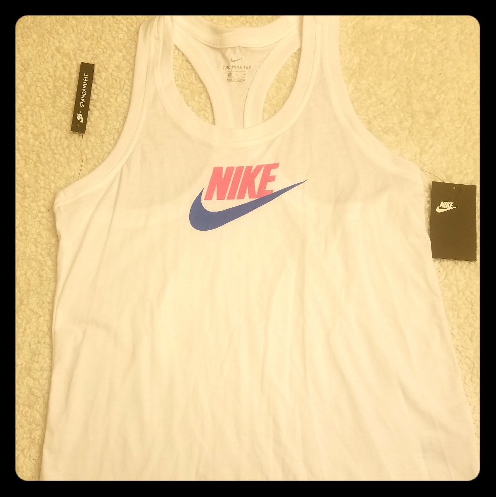 New women's Nike tank